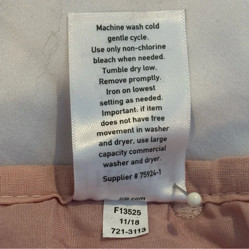 JCPenney HOME mauve/Pink Comforter tufted Bedspread Crochet Full/Queen LIKE NEW